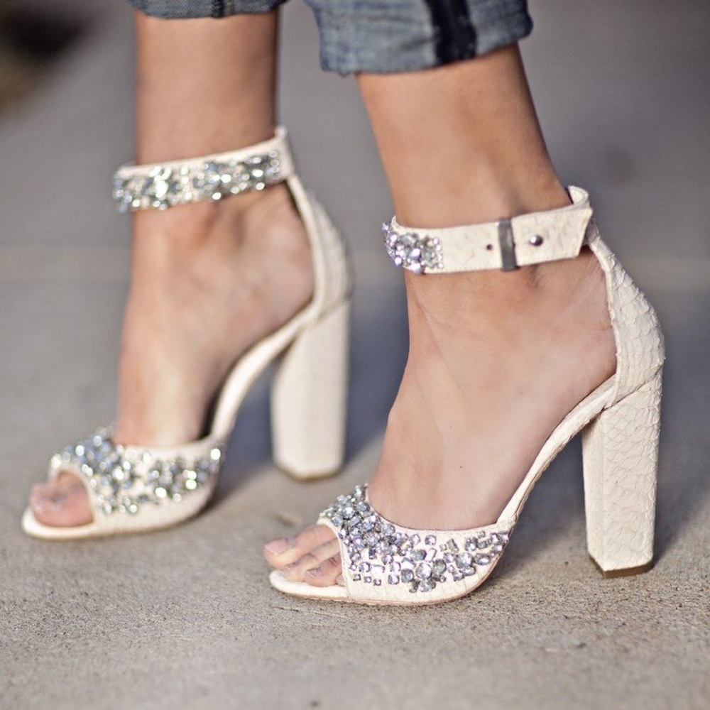 Alice + Olivia Vanessa Heels